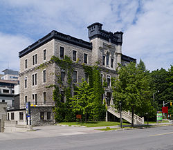 100 Laurier Avenue East University of Ottawa.jpg